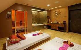 uHOTEL